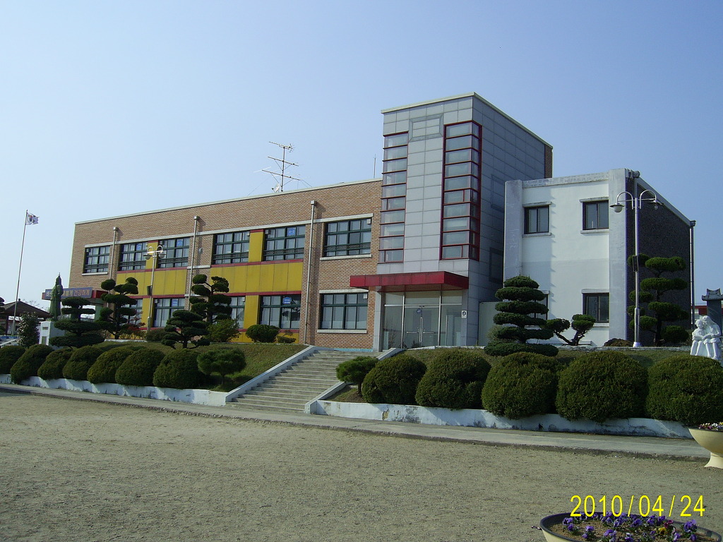 용봉초등학교 이미지
