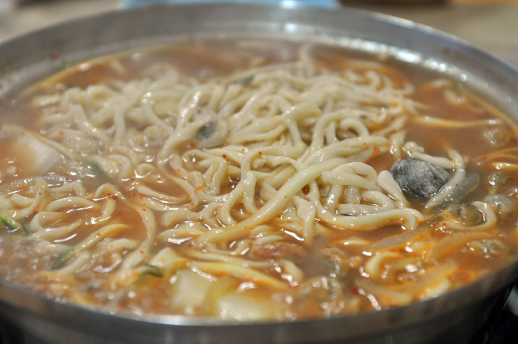 전통궁중칼국수 이미지