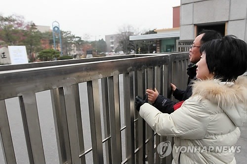 매년 변하지 않는 수능날 모습 | 인스티즈