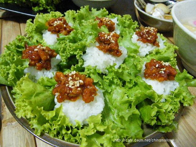 입맛없을땐 고추장볶음 쌈밥