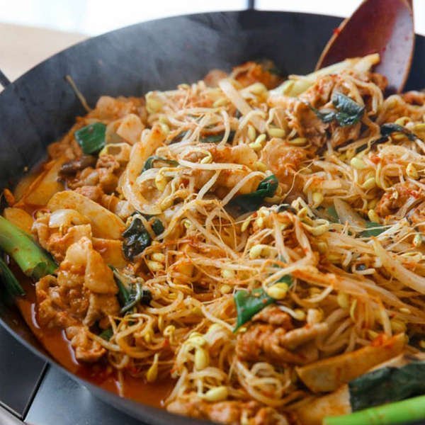 짜글짜글 침샘자극 콩불소리! 콩나물불고기 만들기 | 인스티즈