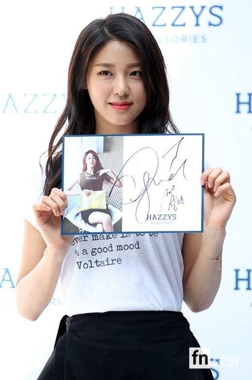 오늘자 설현 팬싸인회 모습.jpg | 인스티즈