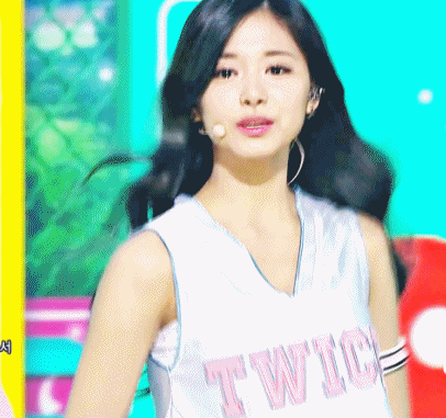[트와이스] 갈수록 더더욱 이뻐지는 쯔위 움짤들.gif | 인스티즈