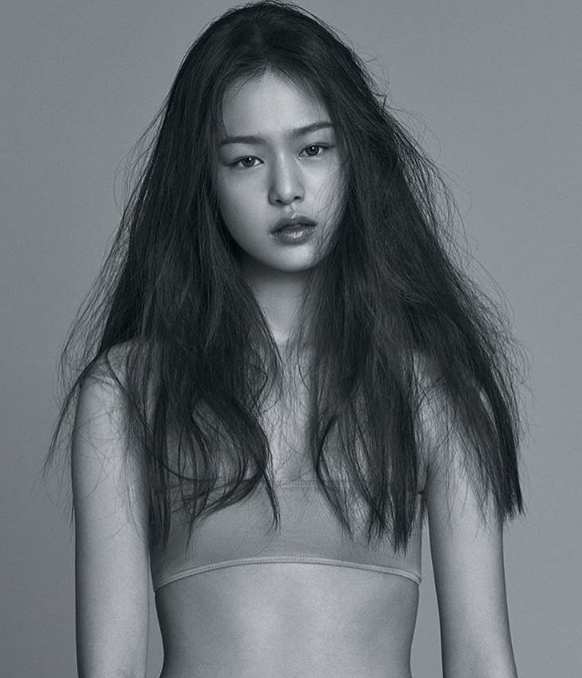 SNS에서 설리, 블랙핑크 제니 닮은걸로 화제모은 2001년생 모델 | 인스티즈