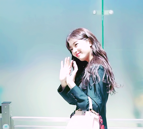 출국하는 수지.gif | 인스티즈