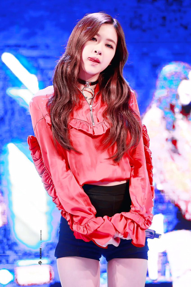 데뷔 후 처음 한 흑발 잘어울리는 로제 인스타 사진들 | 인스티즈