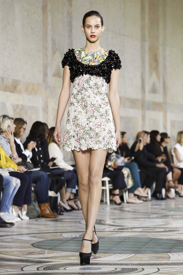 2018 S/S Giambattista Valli 오뜨꾸뛰르 컬렉션 | 인스티즈