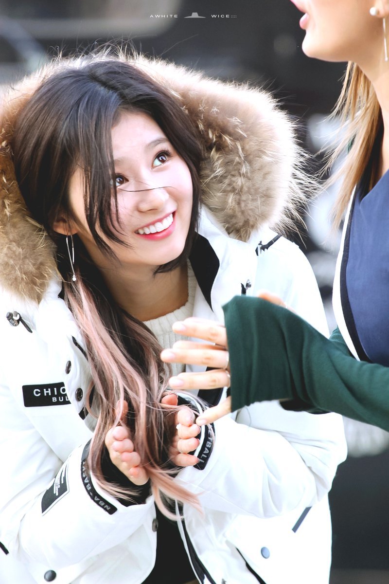 [트와이스] 눈에서 꿀 흐르는 사나.gif | 인스티즈