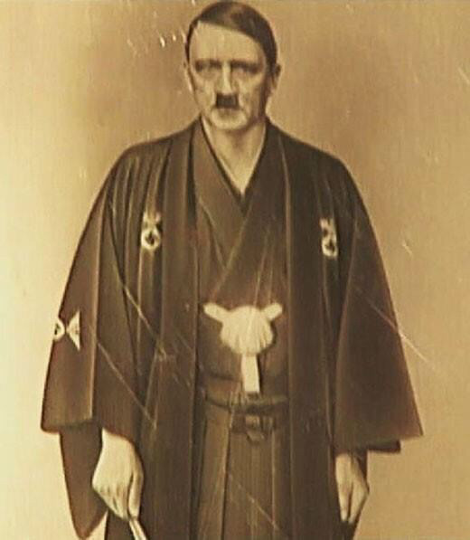 자고 일어나니 갑자기 자신이 도요토미 히데요시나 히틀러를 능가하는 악당이 되었다 | 인스티즈