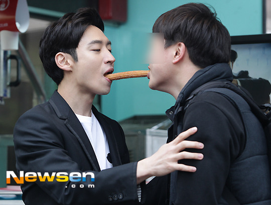 오늘 뜻하지않게 야리꾸리하고 퀴어물닥빙한듯 했던 이제훈과 남자팬 (알렉스소환) | 인스티즈