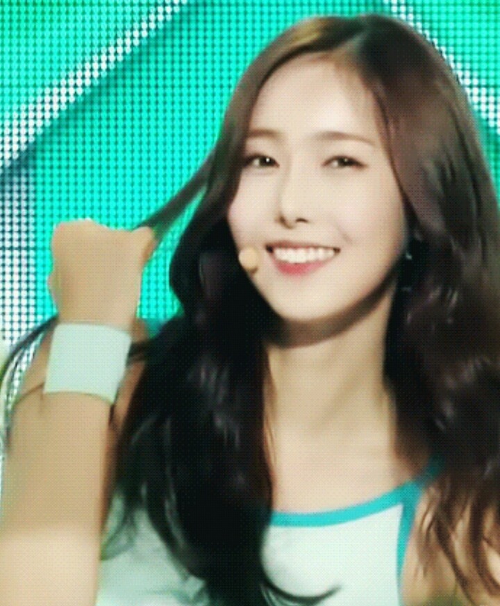 종종외국인들에게 제시카가 재데뷔한것으로 착각하게하는 여자친구 신비 | 인스티즈