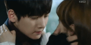 여친 아버지 앞에서 여친한테 키스했다가 개극딜 당하는 남주ㅋㅋㅋㅋ.gif | 인스티즈