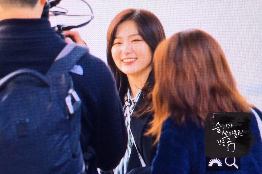 오늘자 출국하는 레드벨벳.jpg | 인스티즈