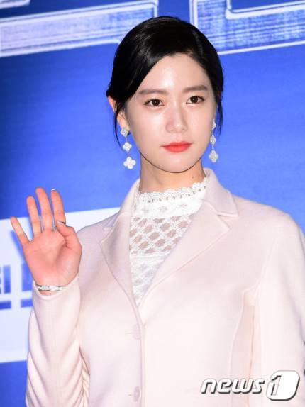 오늘자 클라라 | 인스티즈