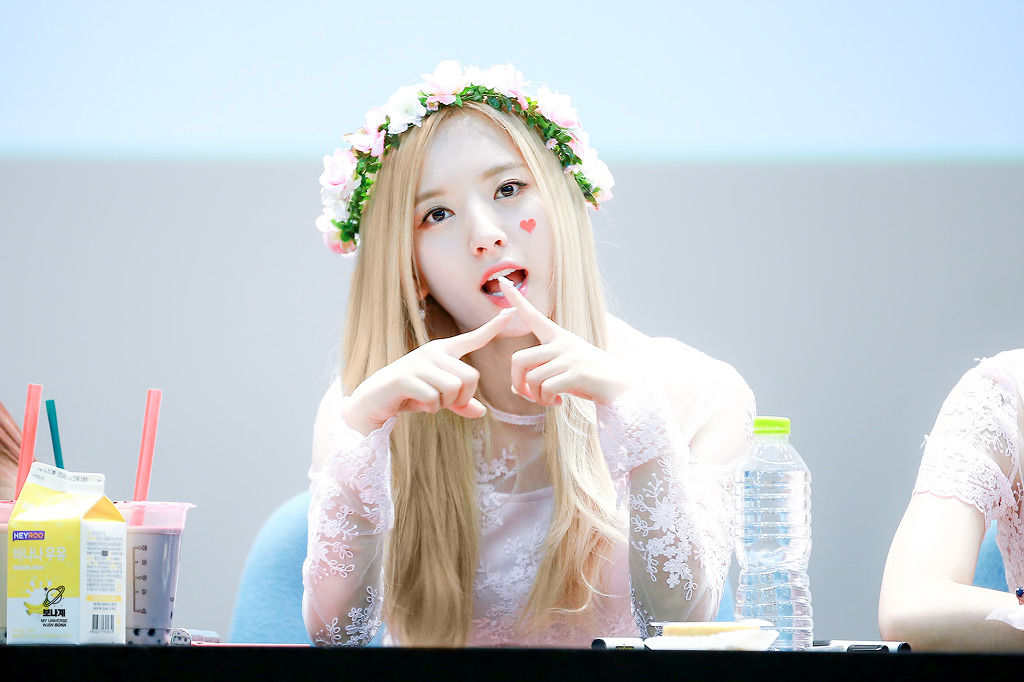화관쓴 우주소녀 보나.jpg | 인스티즈