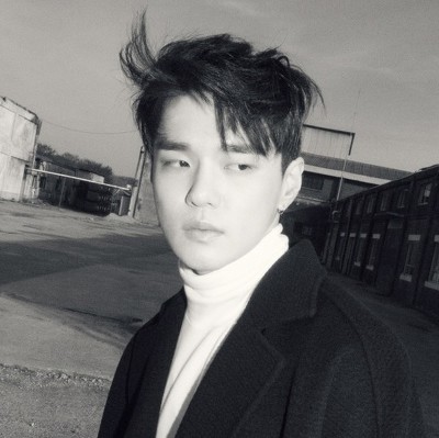 특이한 방식으로 능력 키워서 데뷔시키는 소속사 | 인스티즈