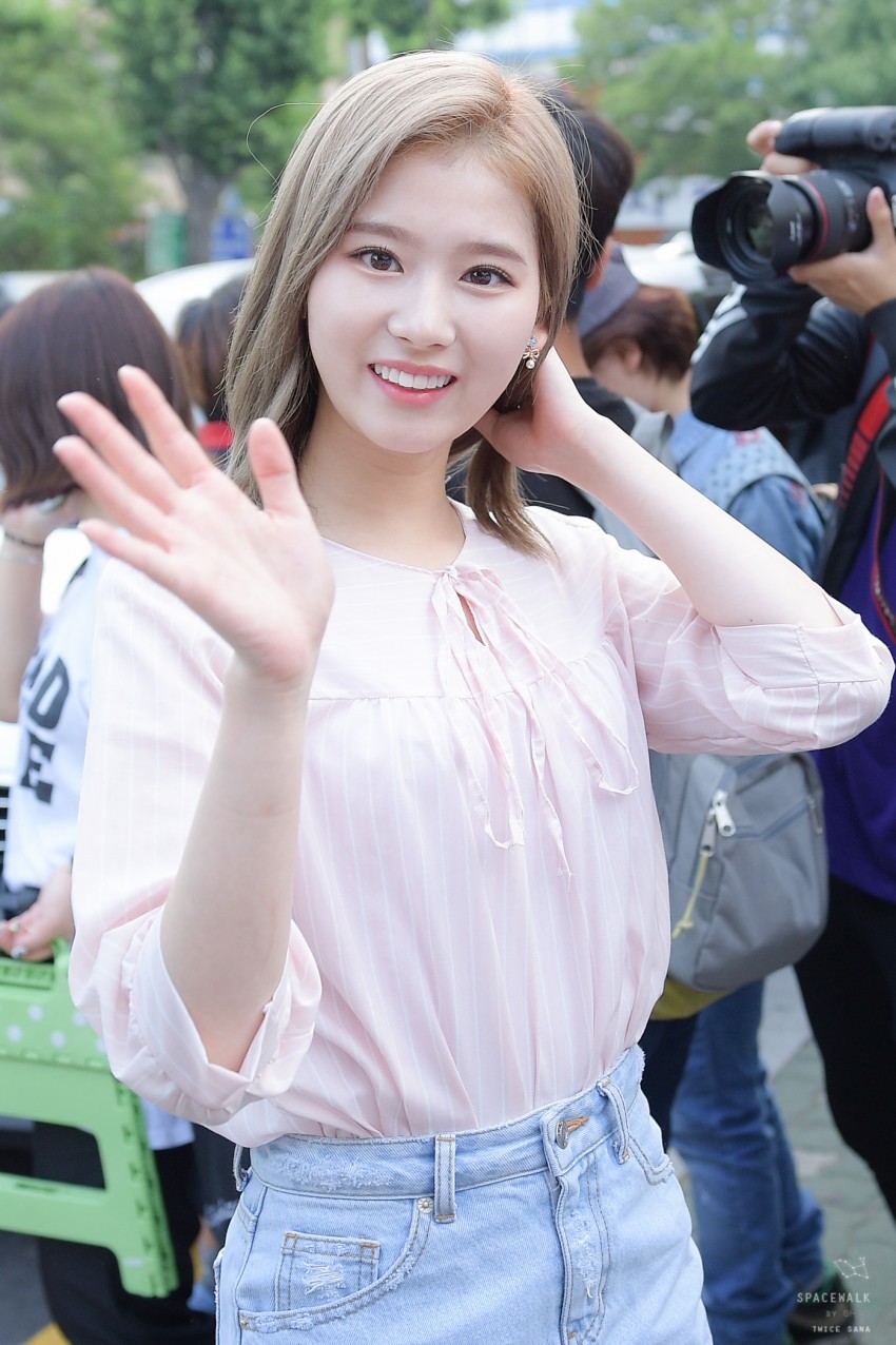 [트와이스] 160610뮤뱅 출근길 사나 | 인스티즈