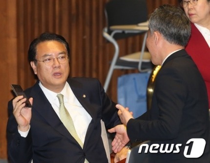 새누리당 찾아간 표창원 의원ㄷㄷㄷㄷ | 인스티즈