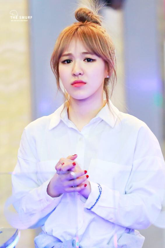 시무룩한 레드벨벳 웬디(완무룩).JPG | 인스티즈