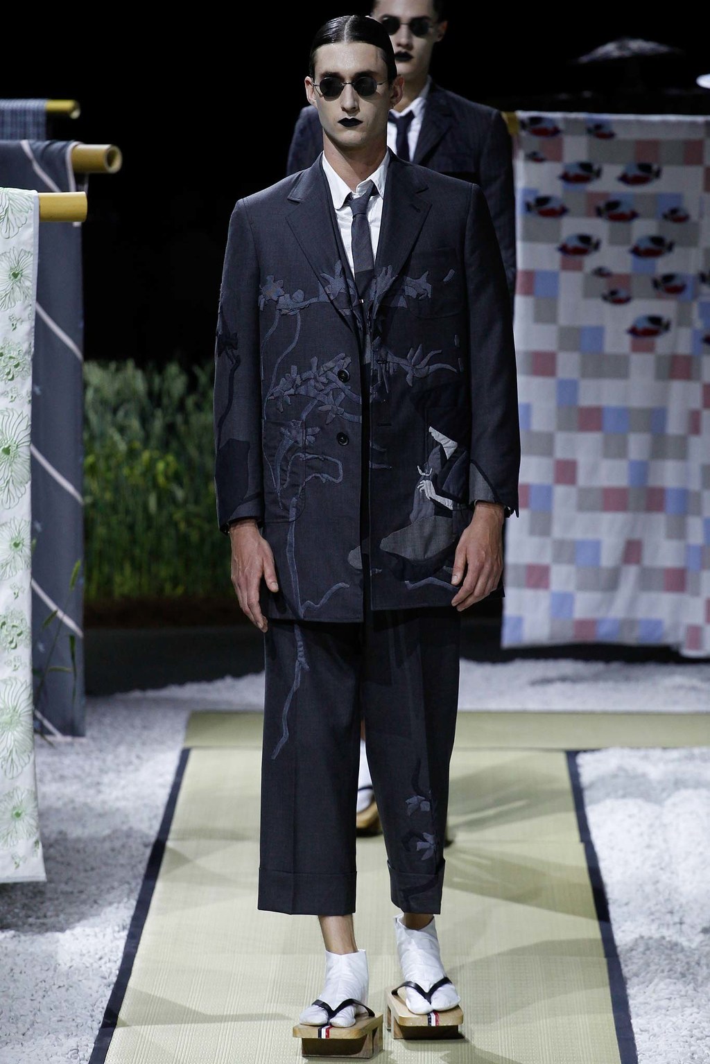 일본풍의 톰브라운 SS16 (데이터주의) | 인스티즈