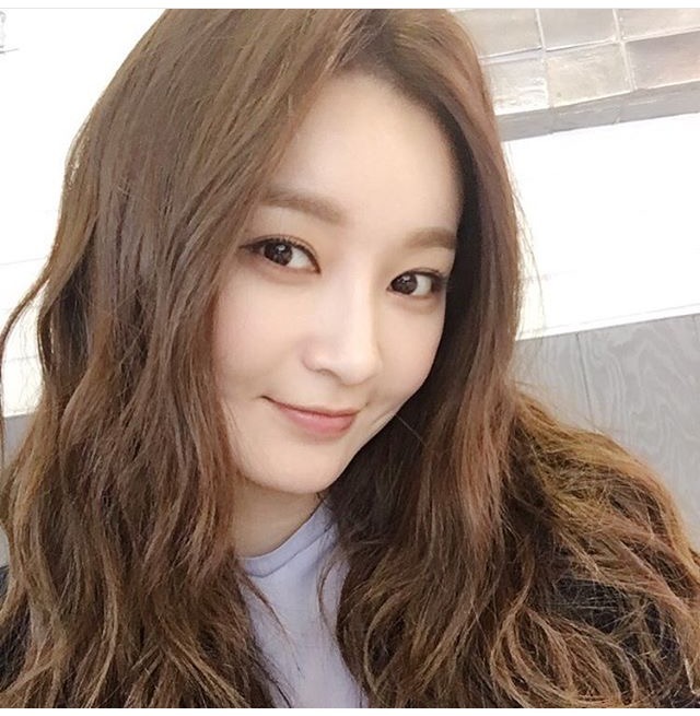 오늘자 강민경 | 인스티즈