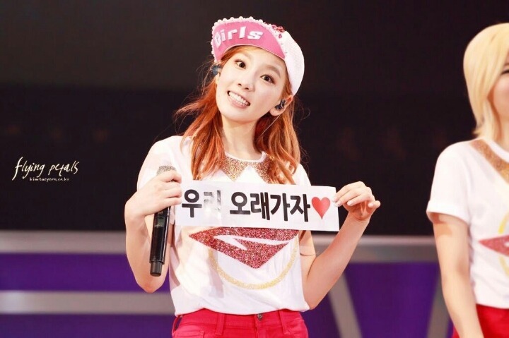 자기 찍덕알아보는 태연.jpgif | 인스티즈