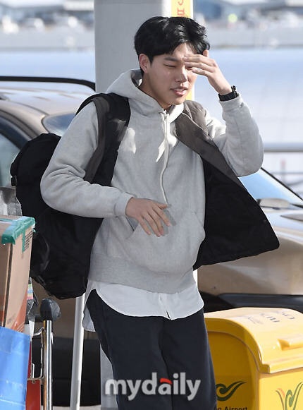 오늘자 류준열 박보검 공항패션 | 인스티즈
