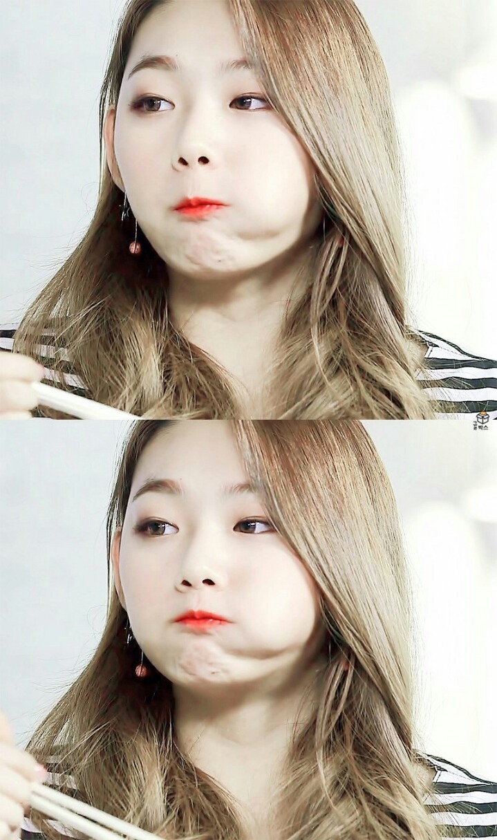 강미나 볼속에 치킨 한가득 | 인스티즈