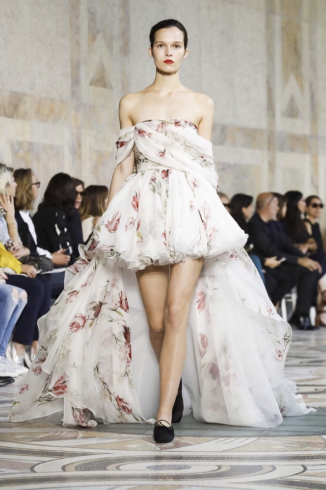 2018 S/S Giambattista Valli 오뜨꾸뛰르 컬렉션 | 인스티즈
