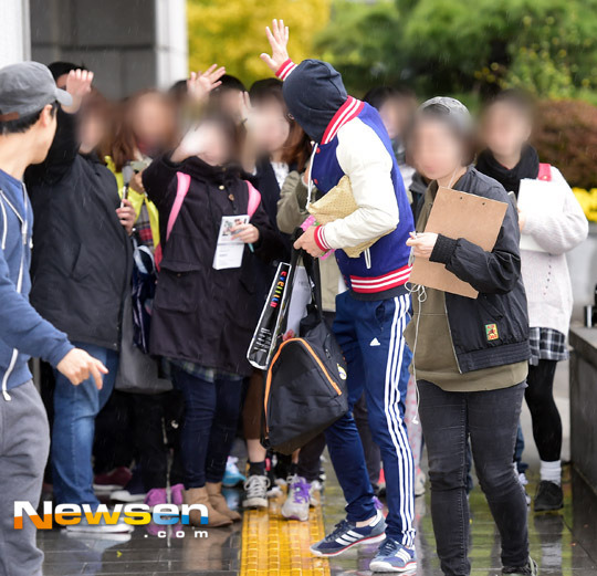 오늘자 해투 출근길에서 트레이닝복 입은 유재석 | 인스티즈