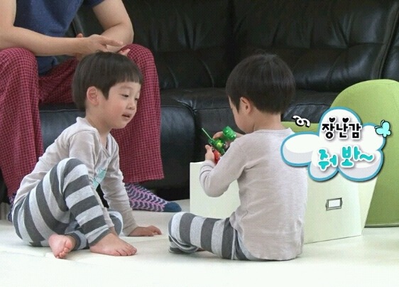 [슈퍼맨이돌아왔다] [이서언 외] 장난감 뺏기고 억울미 터진 서언이 | 인스티즈