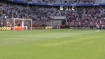 파넨카킥 막는 법.gif | 인스티즈