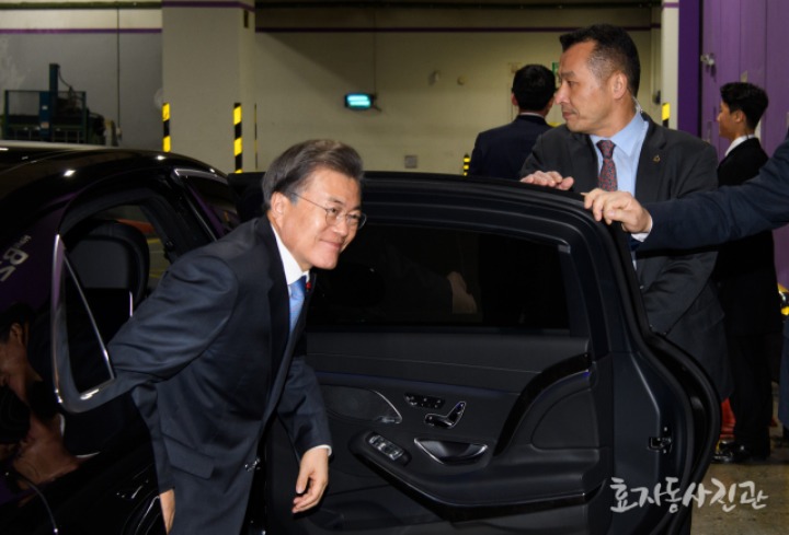 오늘자 문재인 대통령 | 인스티즈