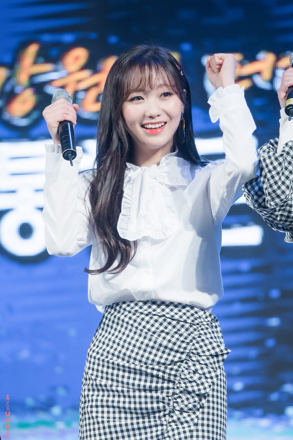 [러블리즈] 카페 명함을 선물 받아서 수정이 | 인스티즈
