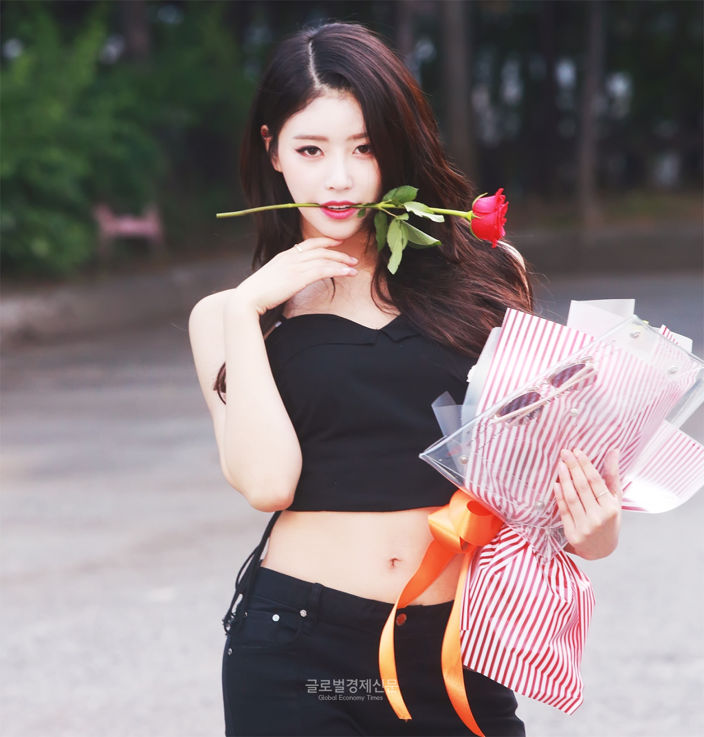 러블리즈 미주의 역대 출근길 모습 중에 최고 레전드 날.jpgif | 인스티즈