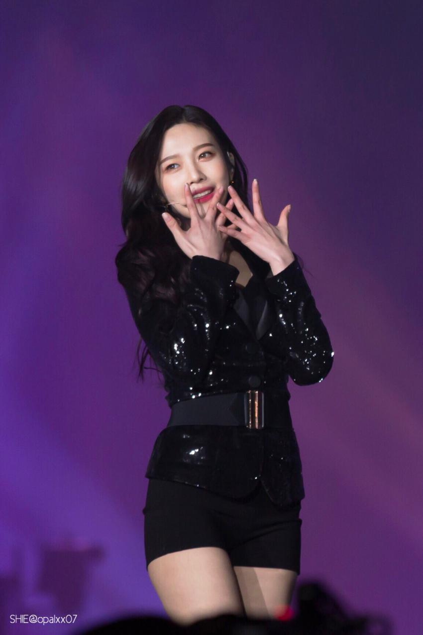 레드벨벳의 큐티섹시 담당 조이.jpgif | 인스티즈