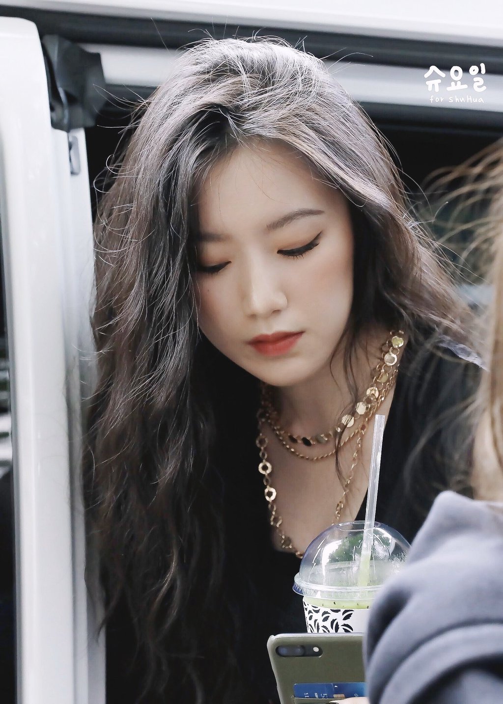 (여자)아이들의 비쥬얼담당 백설공주 슈화.jpgif (311장) | 인스티즈