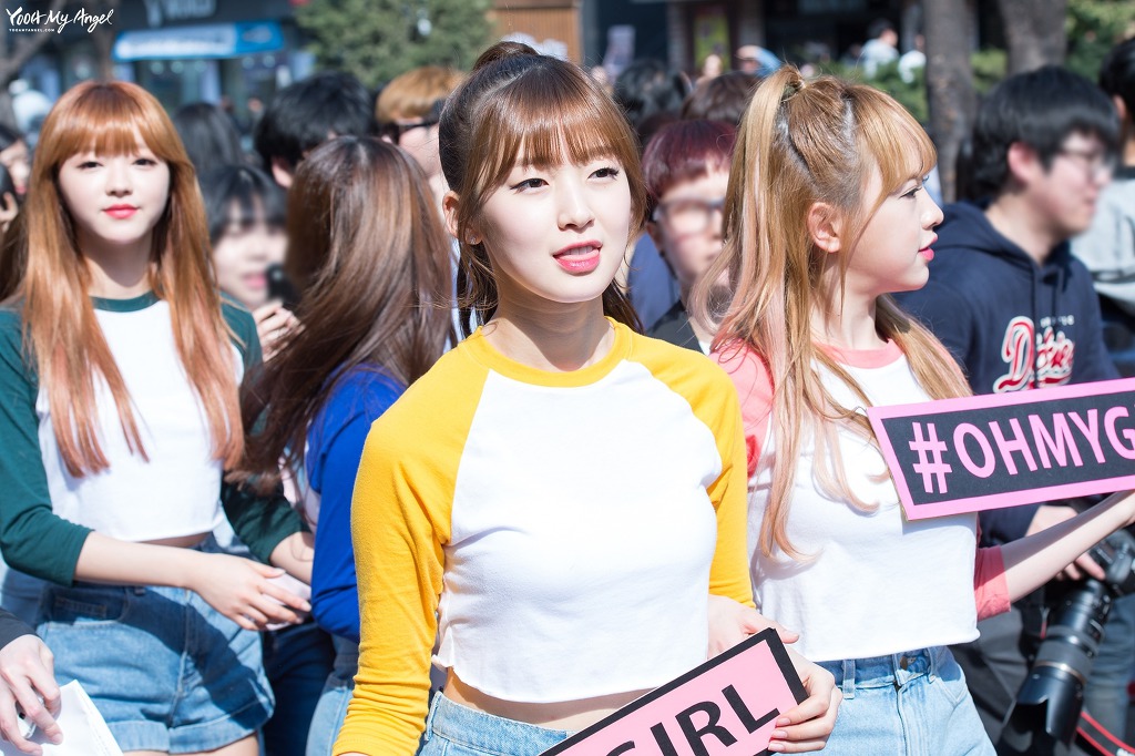 오마이걸 아린 길거리 공연 사진 | 인스티즈