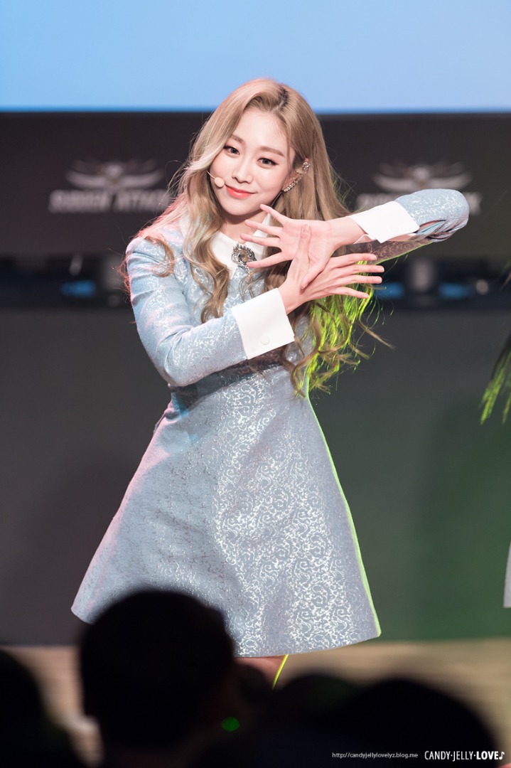 [러블리즈] 뒤늦은 점심을 먹으면서 지수 | 인스티즈