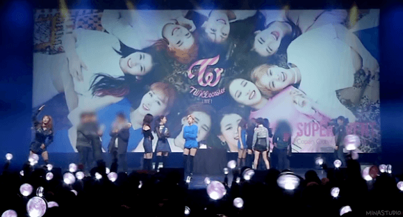 트와이스 지효 팬미팅 도중 캔디봉으로 팬 조련하기ㅋㅋㅋ.gif | 인스티즈