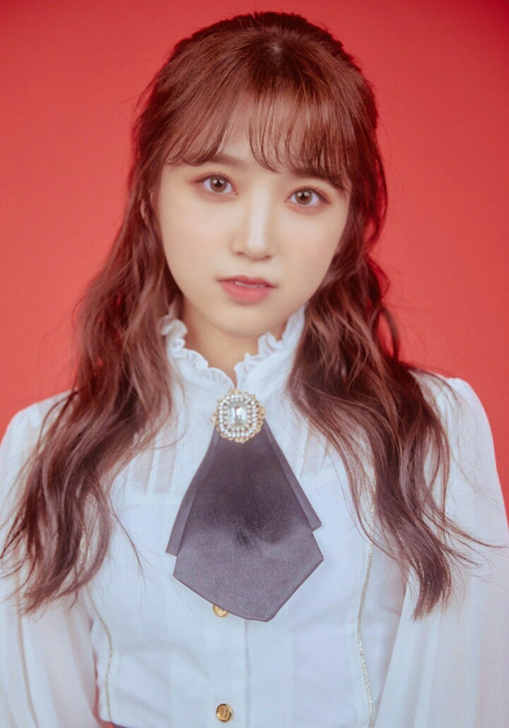 아이즈원 비쥬얼이 돋보이는 장미 컨셉 사진들 | 인스티즈