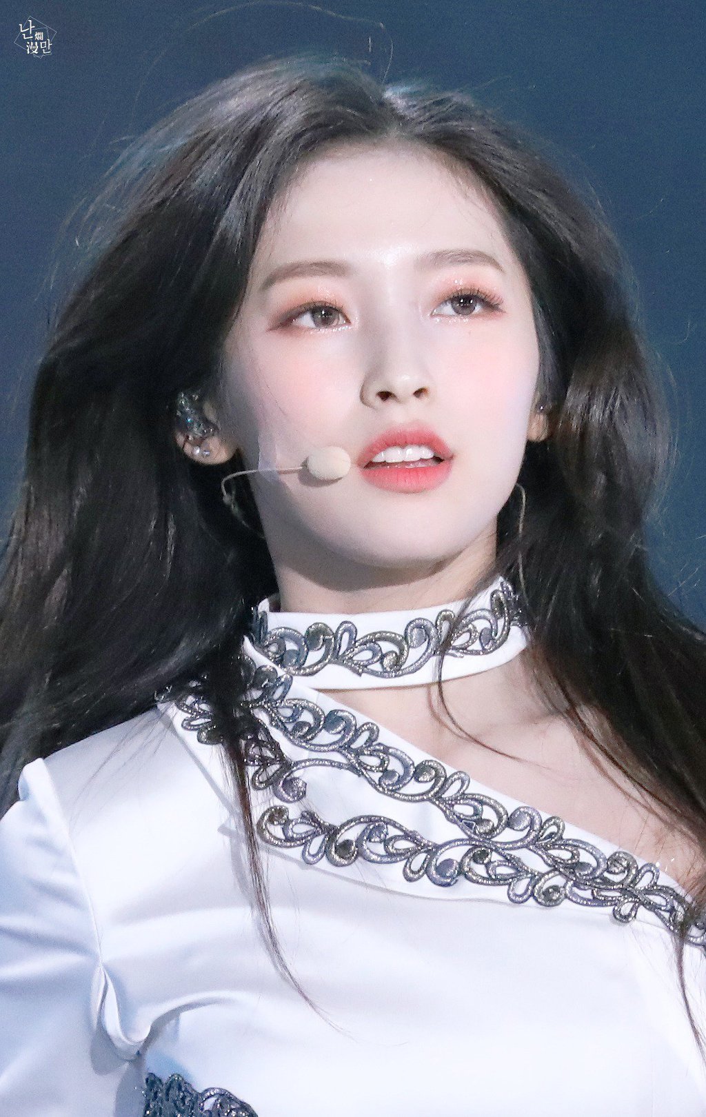 최예원 a.k.a 오마이걸 아린.jpgif | 인스티즈