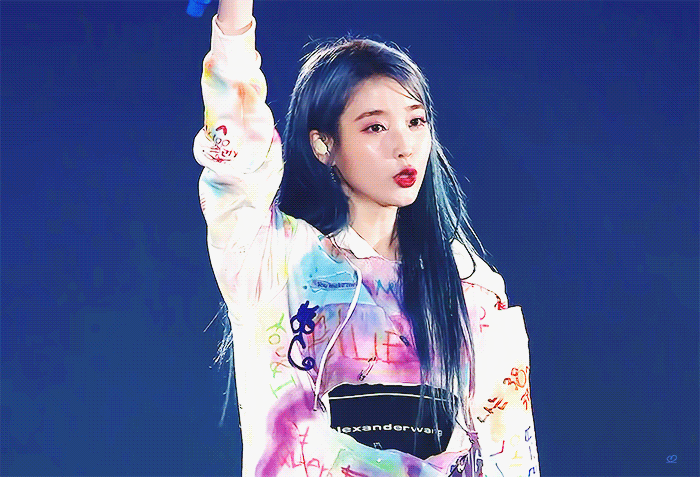 아이유 블루밍 라이브 클립.gif | 인스티즈