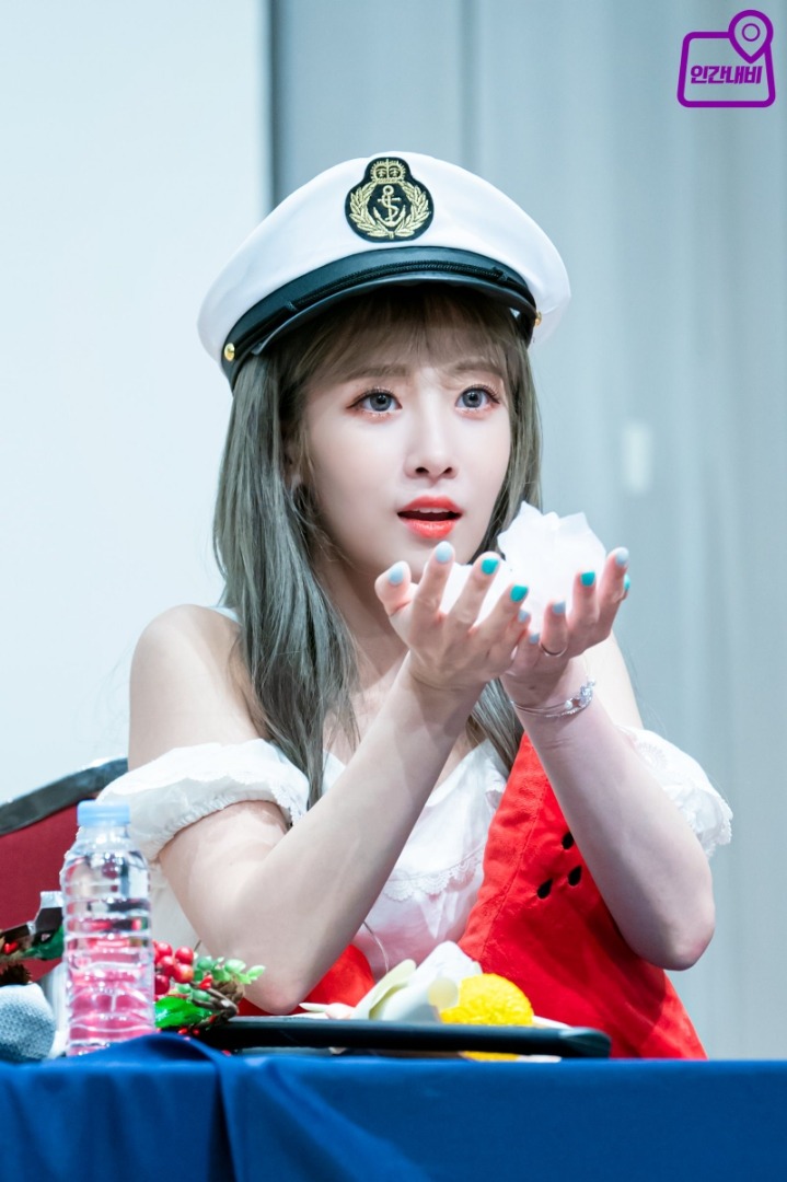 해군모를 쓴 러블리즈 귀요미 둘째 유지애.jpg | 인스티즈