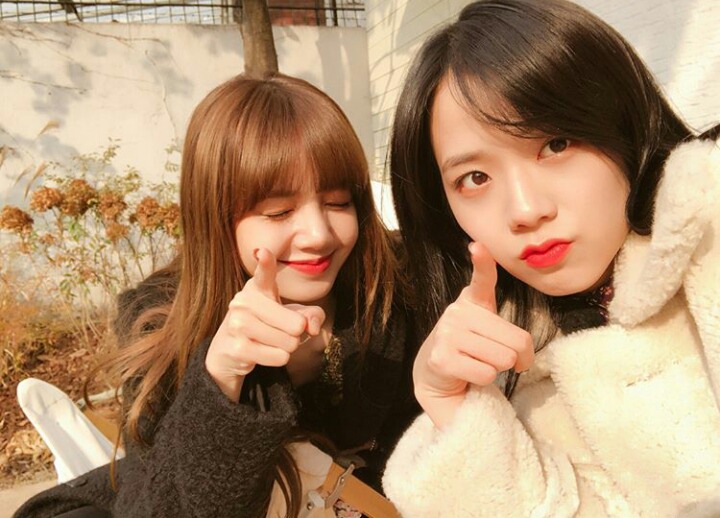 오늘자 블랙핑크 인스타 업뎃(지수, 리사) | 인스티즈