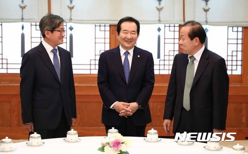 문재인 대통령님과 5부 인사 오찬 + 청와대 수석보좌관 회의.jpg | 인스티즈