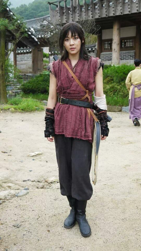 어느 연예인의 무섭도록 한결같은 협찬사진.jpg | 인스티즈