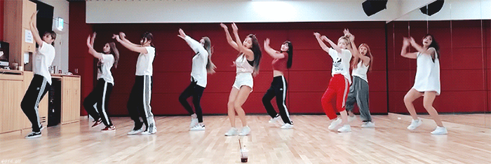 쾌감이 느껴지는 트와이스 신곡 DTNA 칼군무.gif | 인스티즈