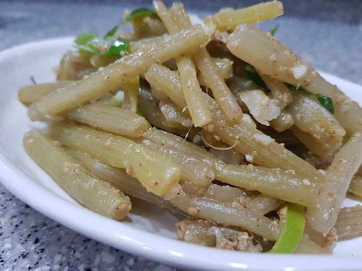 많은 사람들이 짱맛이라고 하지만 이름은 잘 모르는 나물 반찬.JPG | 인스티즈