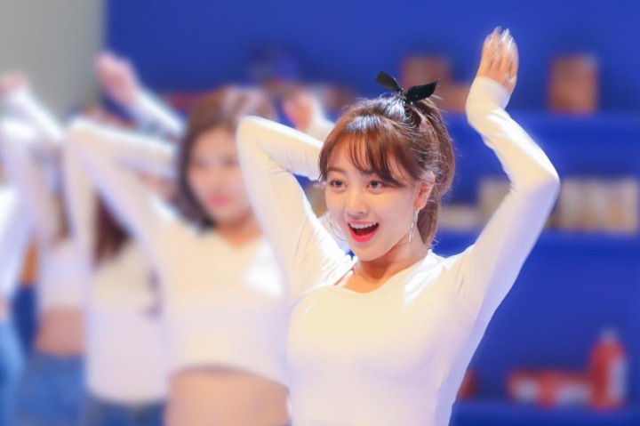 트와이스 하트셰이커 뮤비촬영장 사진 난사하는 네이버 스타캐스트 | 인스티즈